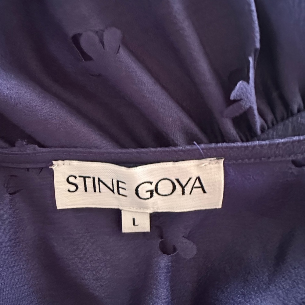 STINE GOYA 
Floral-Embellished Tie-Neck Blouse - Picture 6 of 7